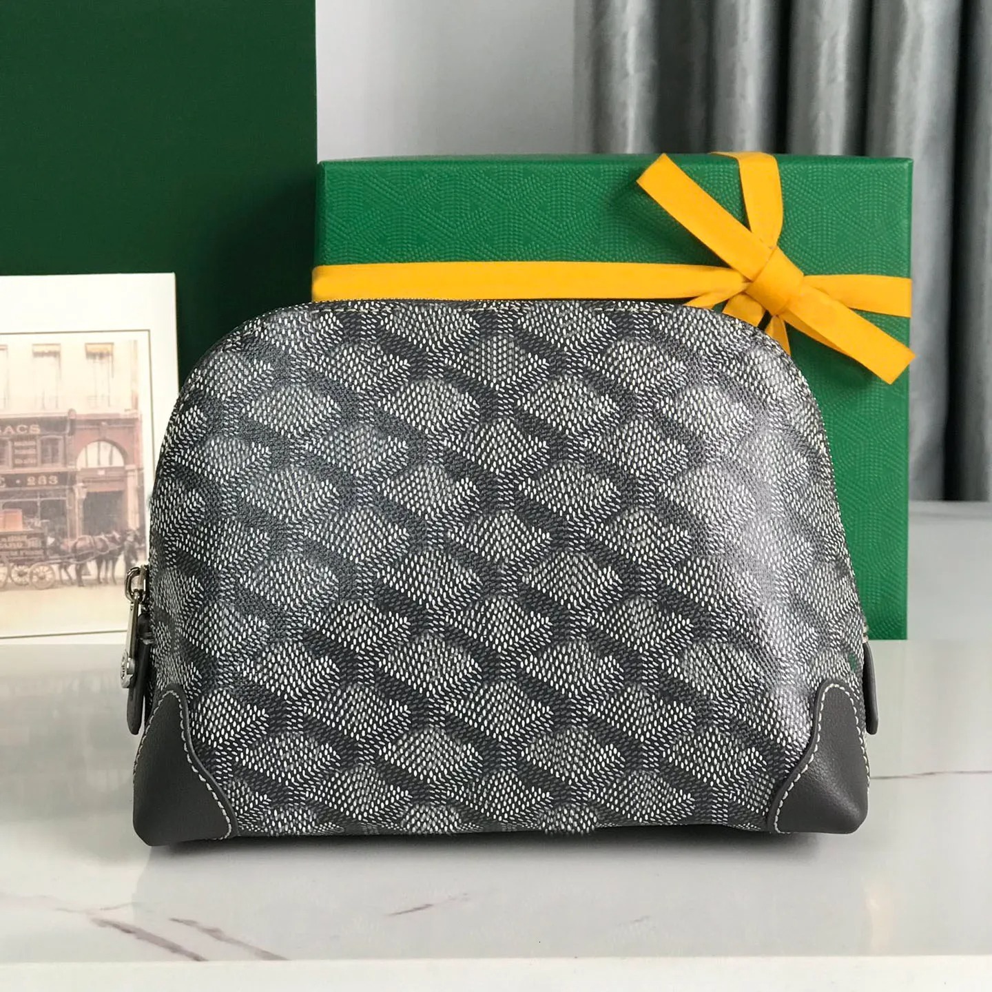 2025 Designer Make Up Bags Luxury Cosmetic Bag Clutch Bag Womens Makeup Washing Bag Travel Toiletry Pouch Bag Business Trips Bathroom Bag Webbing Washbag