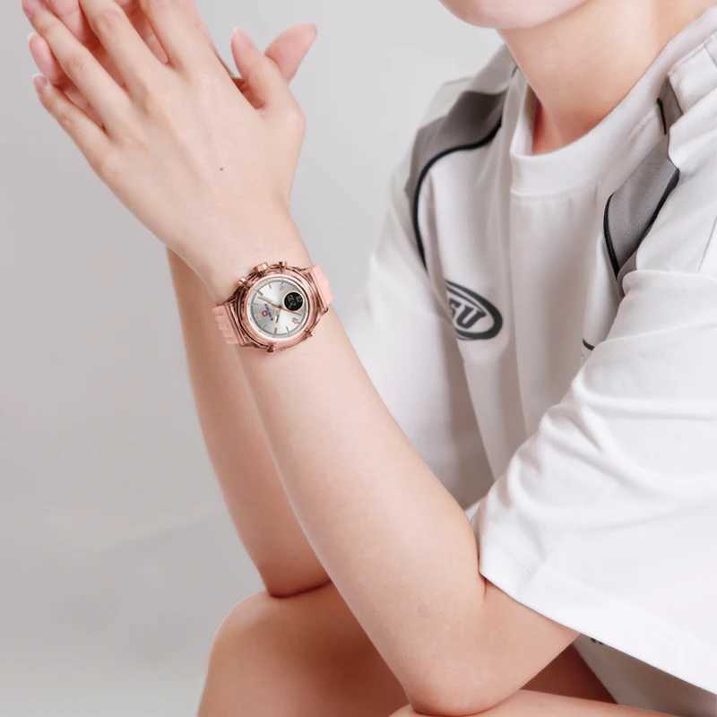 NAVIFORCE Watches for Wen New Design Small Dial Fashion Fem Quartz LCD Digital Display Wristwatches Womens Clocks X250203