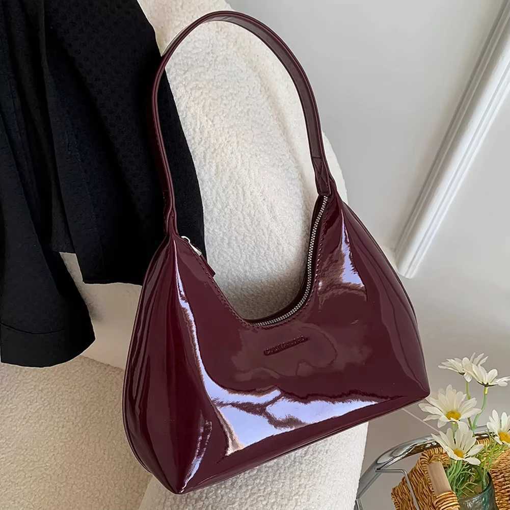Women Burgundy Shoulder Bag Luxury Design Wine Red Half Mo Handbag Fi Pu Leather Handbag Small Crescent Underarm Bags NewXJ250121