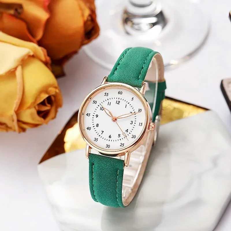Warm dial watch simple retro watch leather strap high-quality womens casual bracelet watch X250203