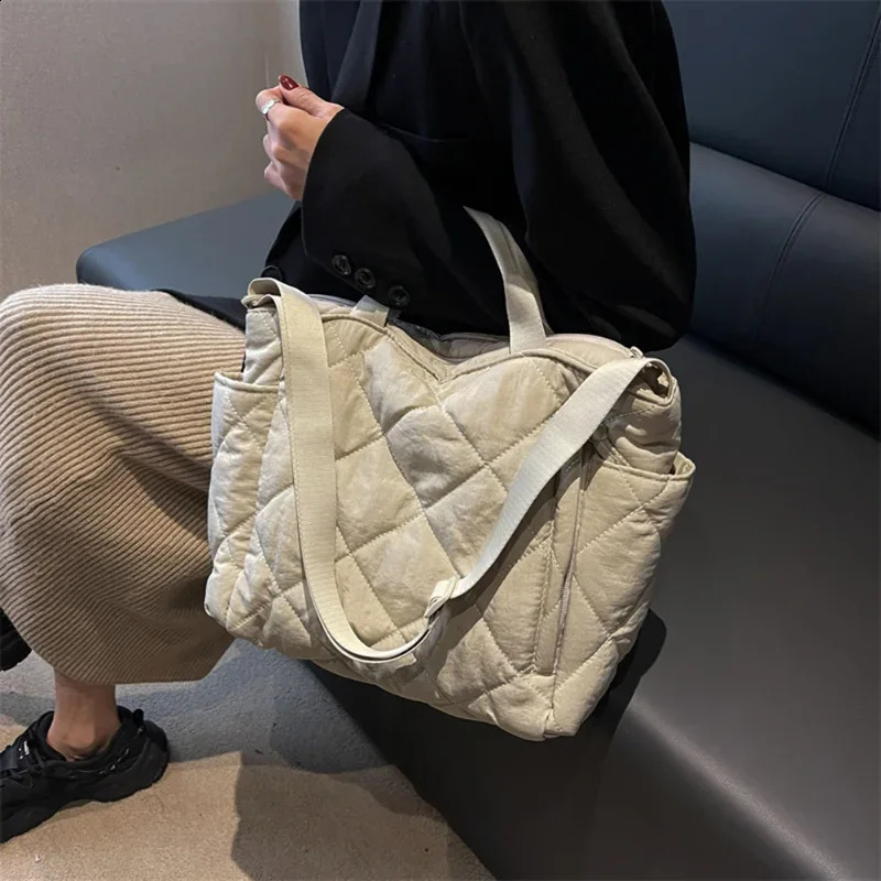 Cotton Padded Bag Large Capacity Quilted Commute Bags Diamond Lattice Solid Color Fashion Soft Handbag Female Hobo Bag 250113