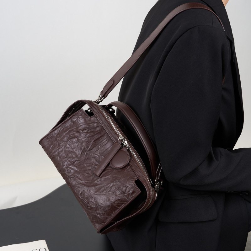 Bag Autumn And Winter New High-End Boston Light Luxury First Layer Pleated Cowhide Leather Women's Bag, Clutch Pattern Pillow Bag