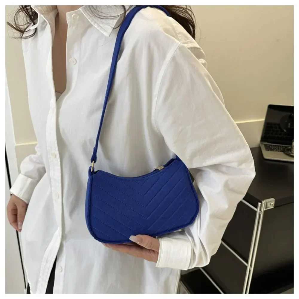Fi Felt Womens Bag Mini Shoulder Bags for Women Design Advanced Underarm Handbags Beautiful Purses Crescent SaddleBag 2025XJ250121