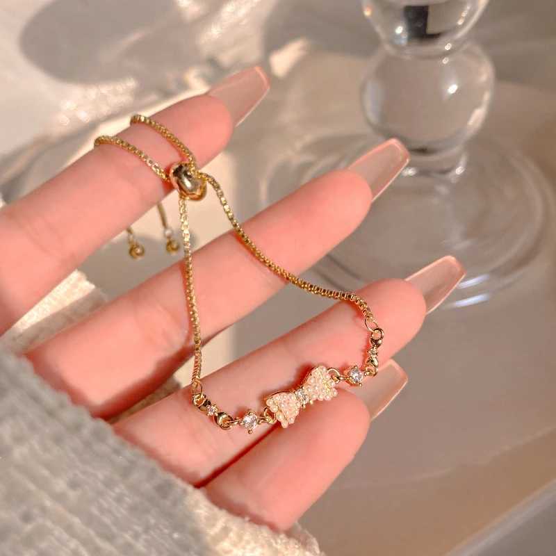 Golden Alloy Sweet Bow Bracelet For Women 2023 New Design Pearl Zircon Inlay High-Quality Adjustable Jewelry Birthday Gift W250121
