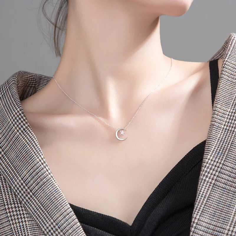 925 Sterling Silver Sparkling Diamond Star Moon Necklace for Women Versatile Luxury Clavicle Chain Fashion Neck ChainXJ250114