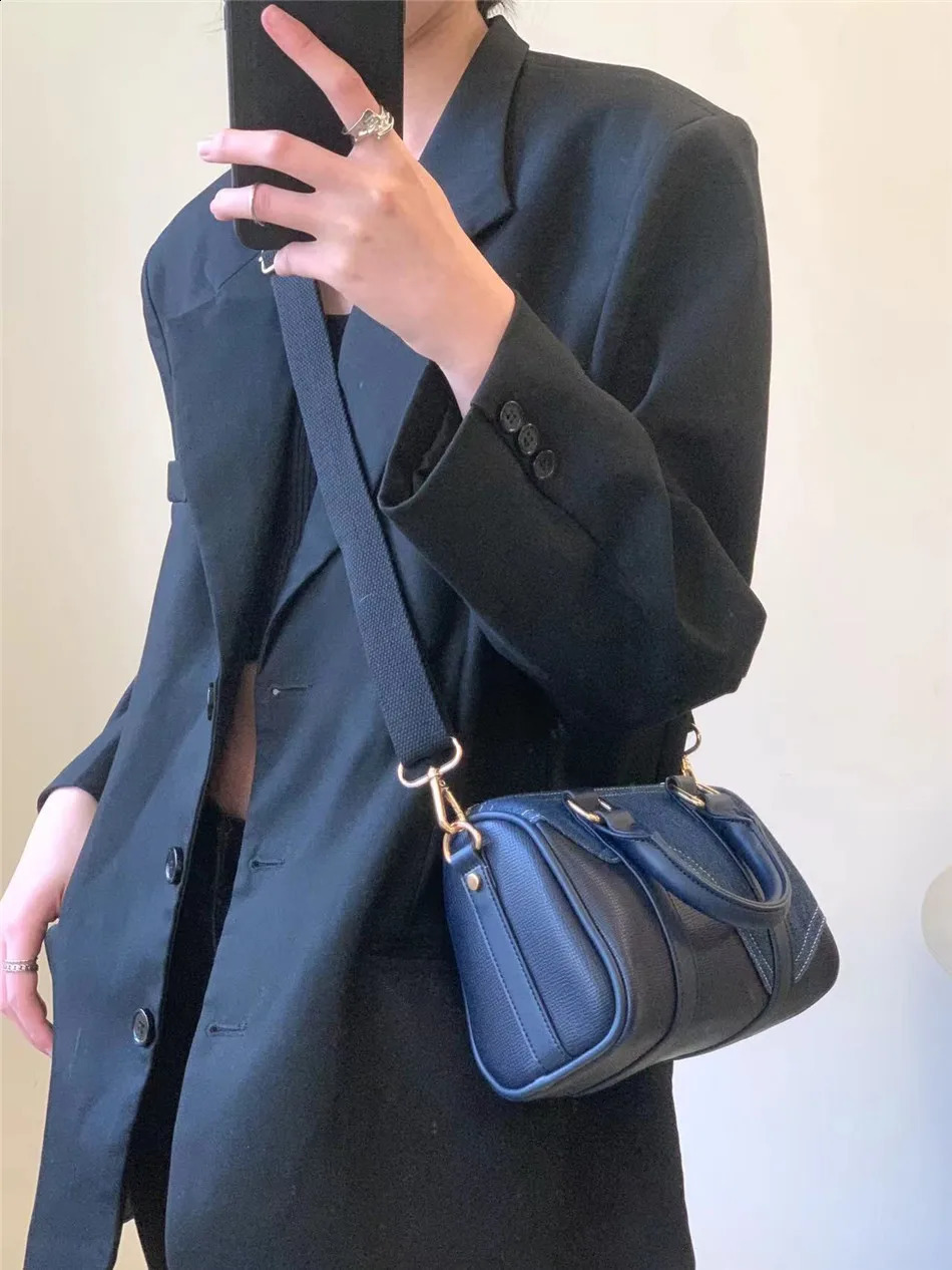 Vintage patchwork Cowboy Women handbag and purses small barrel shaped Boston Casual Messenger Bags for female Shoulder Bag blue 250122