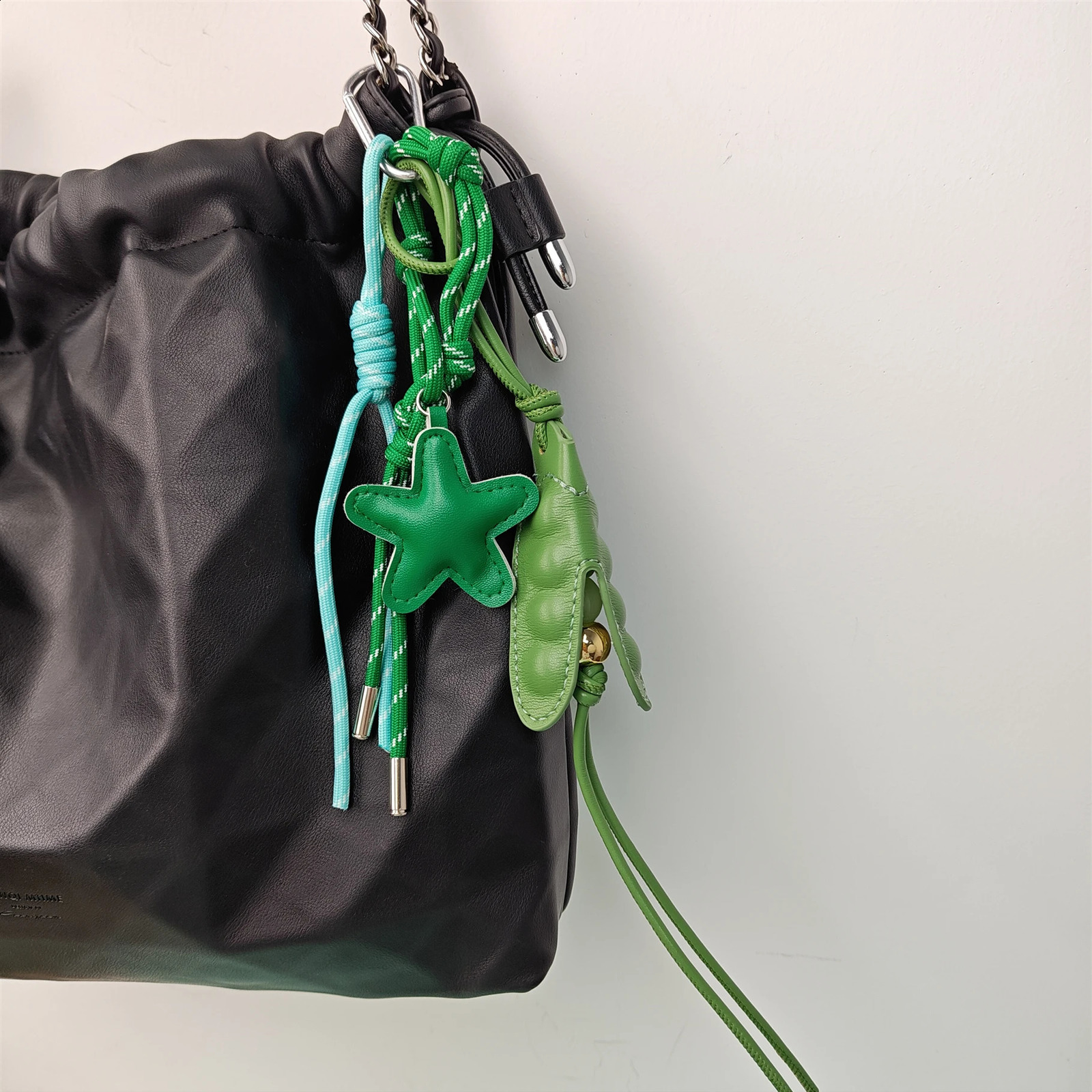 2025 Green Pea Pod Bag Pendant Fashion Classics Handmade Ornament Braided Rope Key Accessories Gift Set Box250114