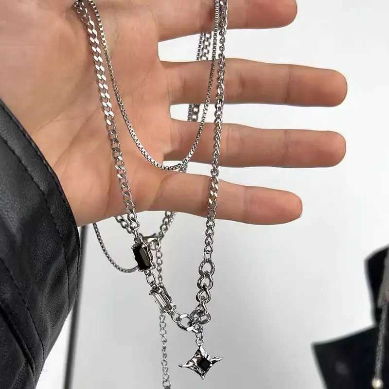 2024 New Y2K Cuban Figaro Chain Star Moon Pendant Necklace Men Punk Black Zircon Chain Choker Necklace for Men Jewelry GiftsXJ250121
