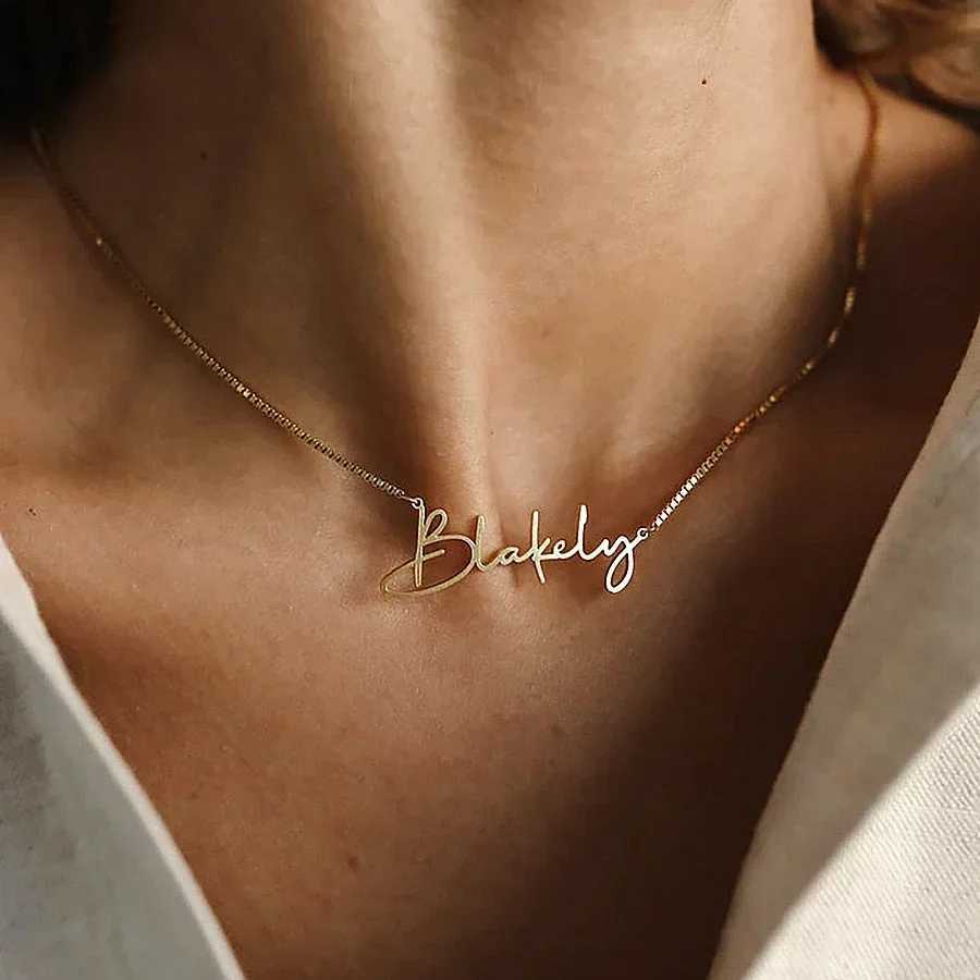 Personalized Custom Name Stainless Steel Necklace for Women Girls Gold Box Chain Choker Handwriting Nameplate Pendant NecklacesXJ250121