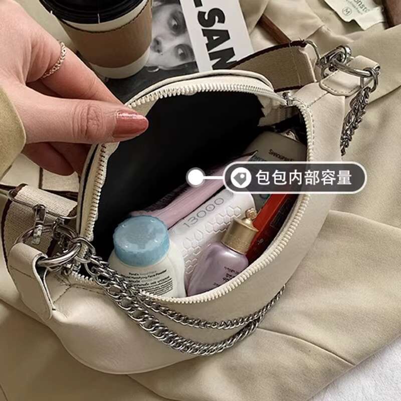 2023 Crossbody Metal Chain Casual Punk Style All Match Ladies Female Shoulder Banana Bag