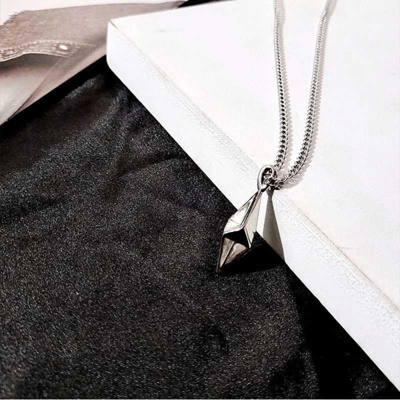 3D Thunder Lighting Pendant Necklace for Men Women Stainless Steel Neck Chains Geometric Rhombic Charm Hip Hop Sweater NecklaceXJ250121