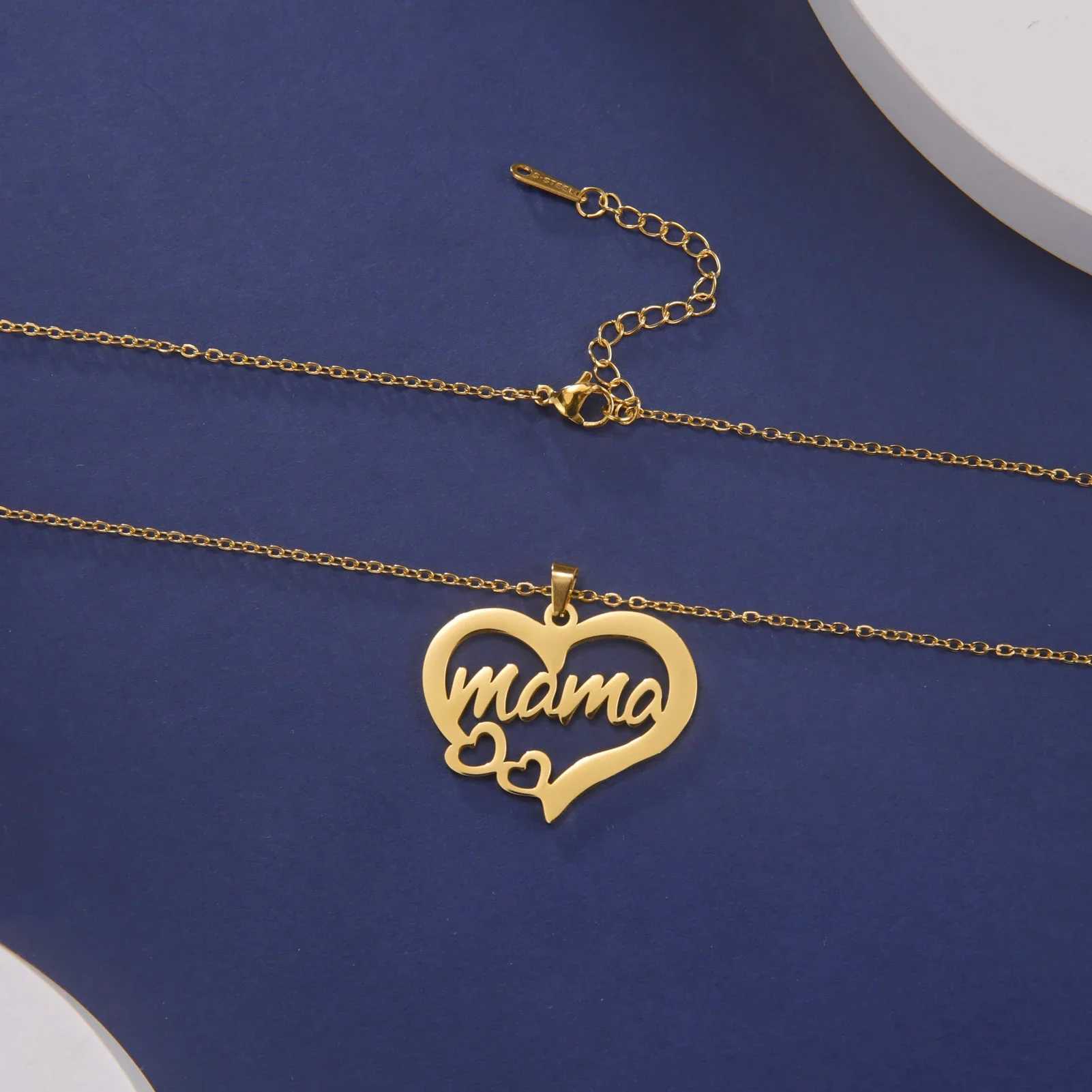 Skyrim Mothers Day Mama Letter Pendant Stainless Steel Necklace for Women Gifts love Pendant Neck Chain Exquisite Jewelry GiftXJ250121