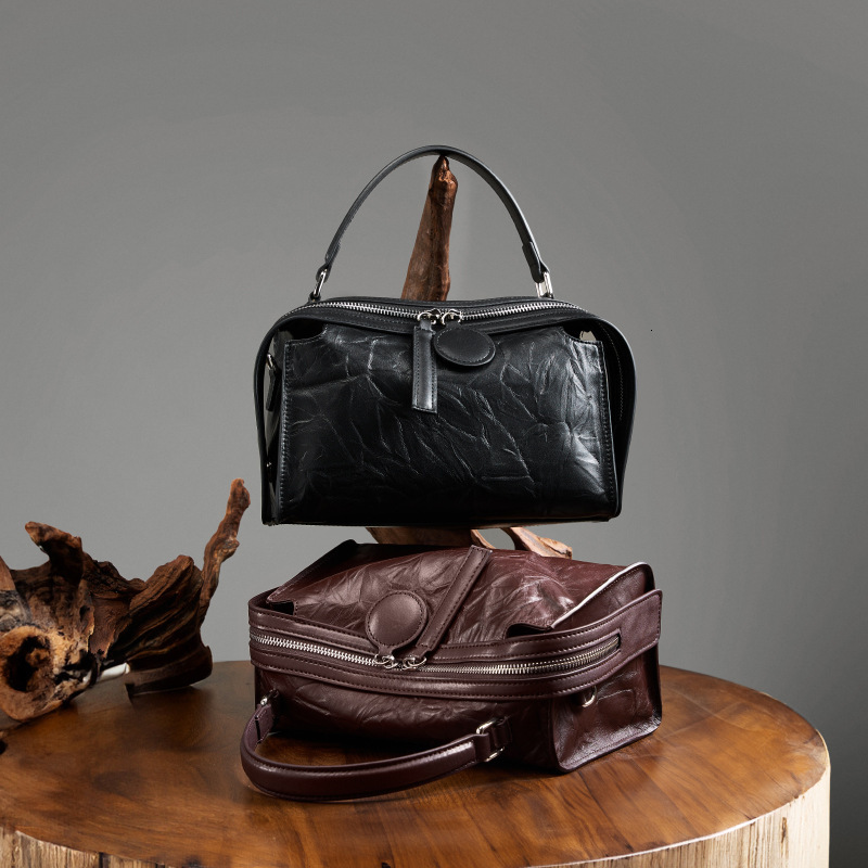 Bag Autumn And Winter New High-End Boston Light Luxury First Layer Pleated Cowhide Leather Women's Bag, Clutch Pattern Pillow Bag