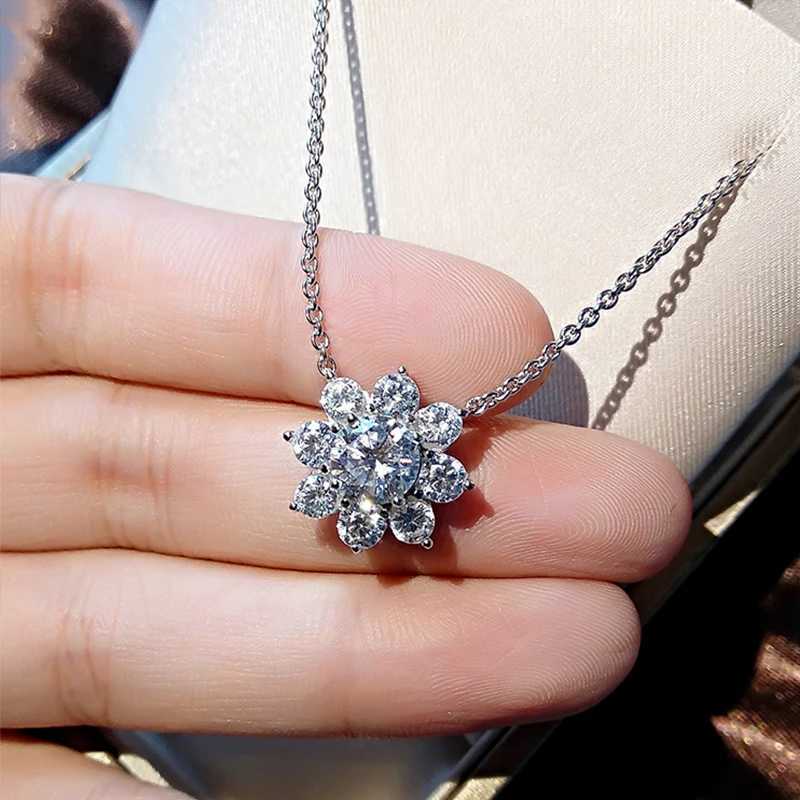 COSFIX Moissanite Necklace For Women 1 CT D Color VVS1 Excellent Cut Round Diamond Sunflower Pendant Necklace 925 Silver JewelryXJ250114