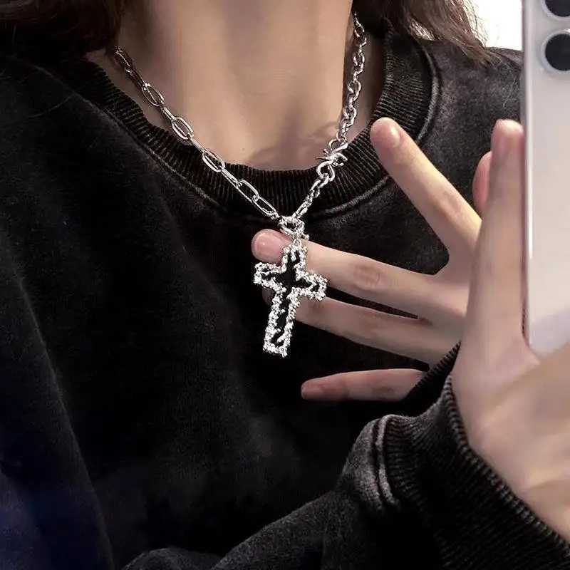 Gothic Cuban Chain Cross Pendant Necklace for Women Men Vintage Unisex Grunge Chain Necklace Fashion Jewelry AccessoriesXJ250121