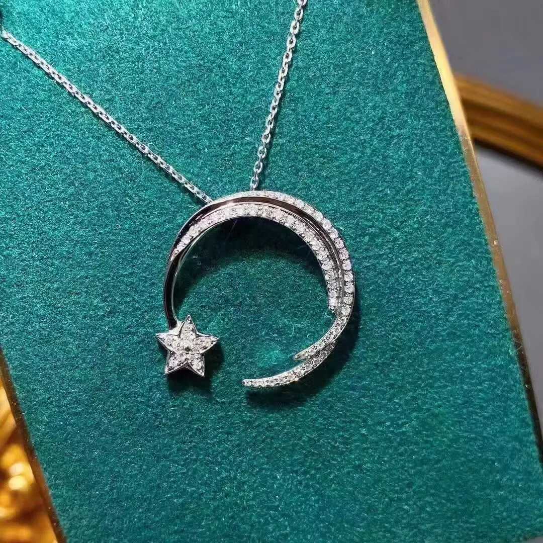 Simple Fashion Diamond Star Moon Pendant Necklace 925 Silver Fashion Womens Jewelry Wedding Bridal Jewelry Birtay GiftXJ250114