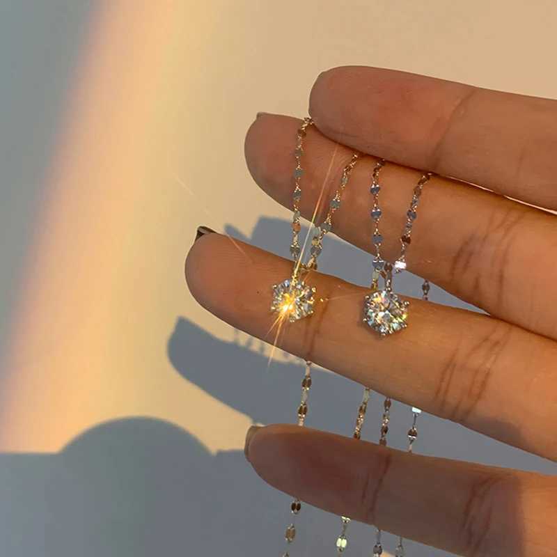 Fashion 925 Sterling Silver Single Diamond Necklace Advanced Simple Shiny Zircon Pendant Feminine Clavicle Chain Party JewelryXJ250114