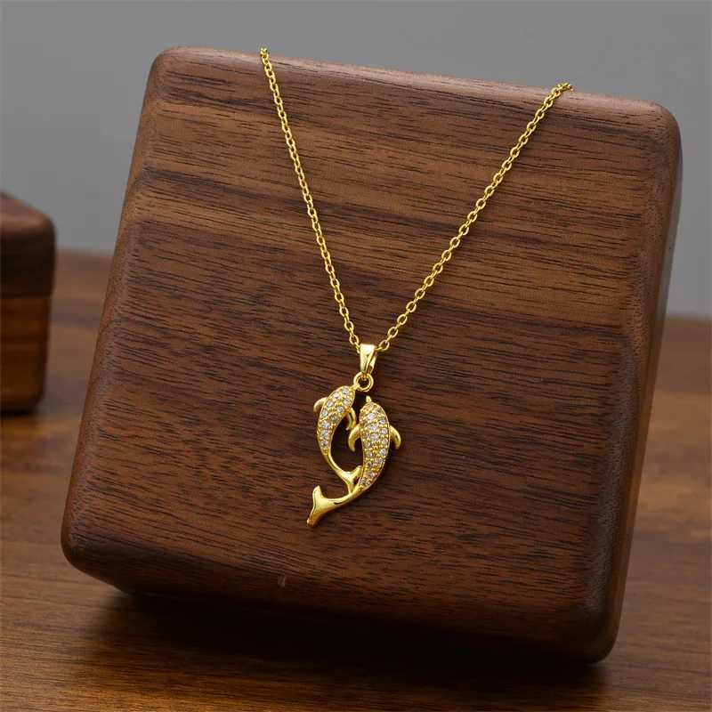 Exquisite titanium steel necklace with dolphin pendant sparkling zircon womens lock collar chain jewelryXJ250121