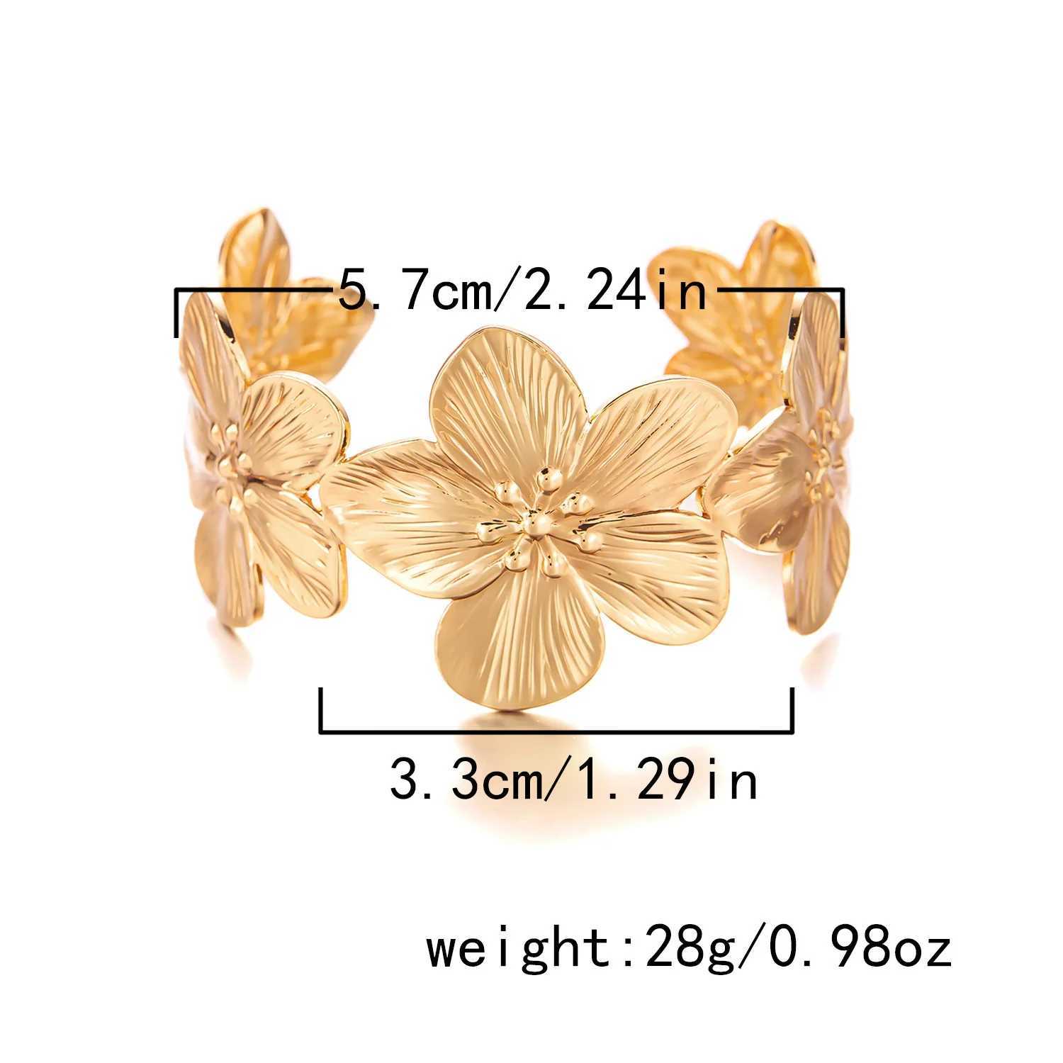 European American Style Gold Color Metal Flower Bracelet for Woman Niche Design Sense Exaggerate Bangle Jewelry Party Accessories W250121