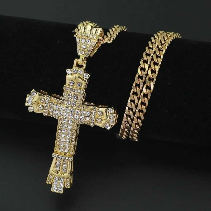 Luxury Mens Jewellery Cross Necklace Chain for Men Stainless Steel Necklace Men Hip Hop Jewelry Rhinestone Religious PendantXJ250121
