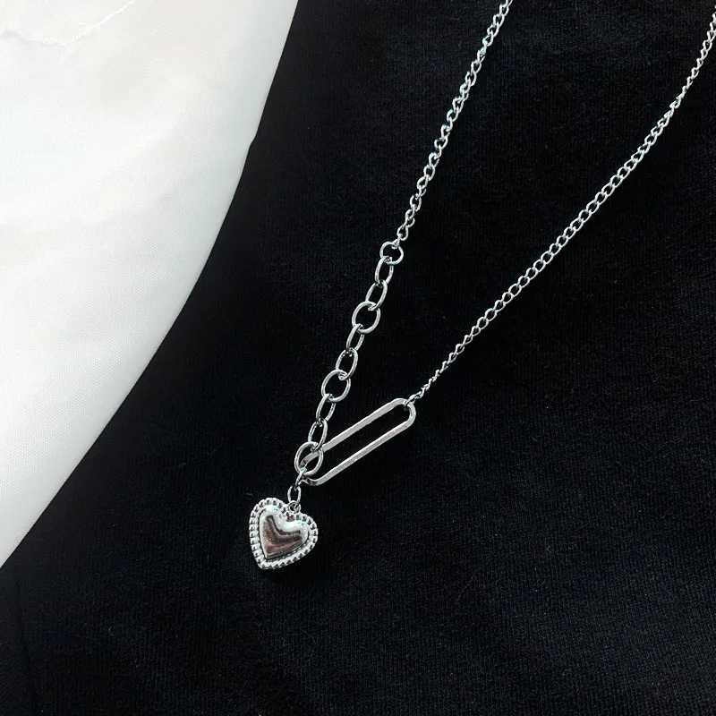 2022 New Love Trend Hip-hop Punk Sweater Chain Heart Personality Pendant Necklace Jewelry That Both Men And Women Can WearXJ250121