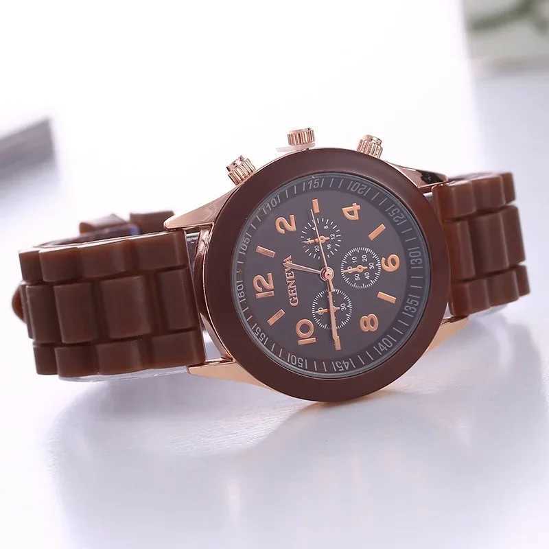 Famous Brand Geneva Ladies Fashion Watch M and Fem Student Silicone Quartz WristWatch Clock Womens Watches X250203