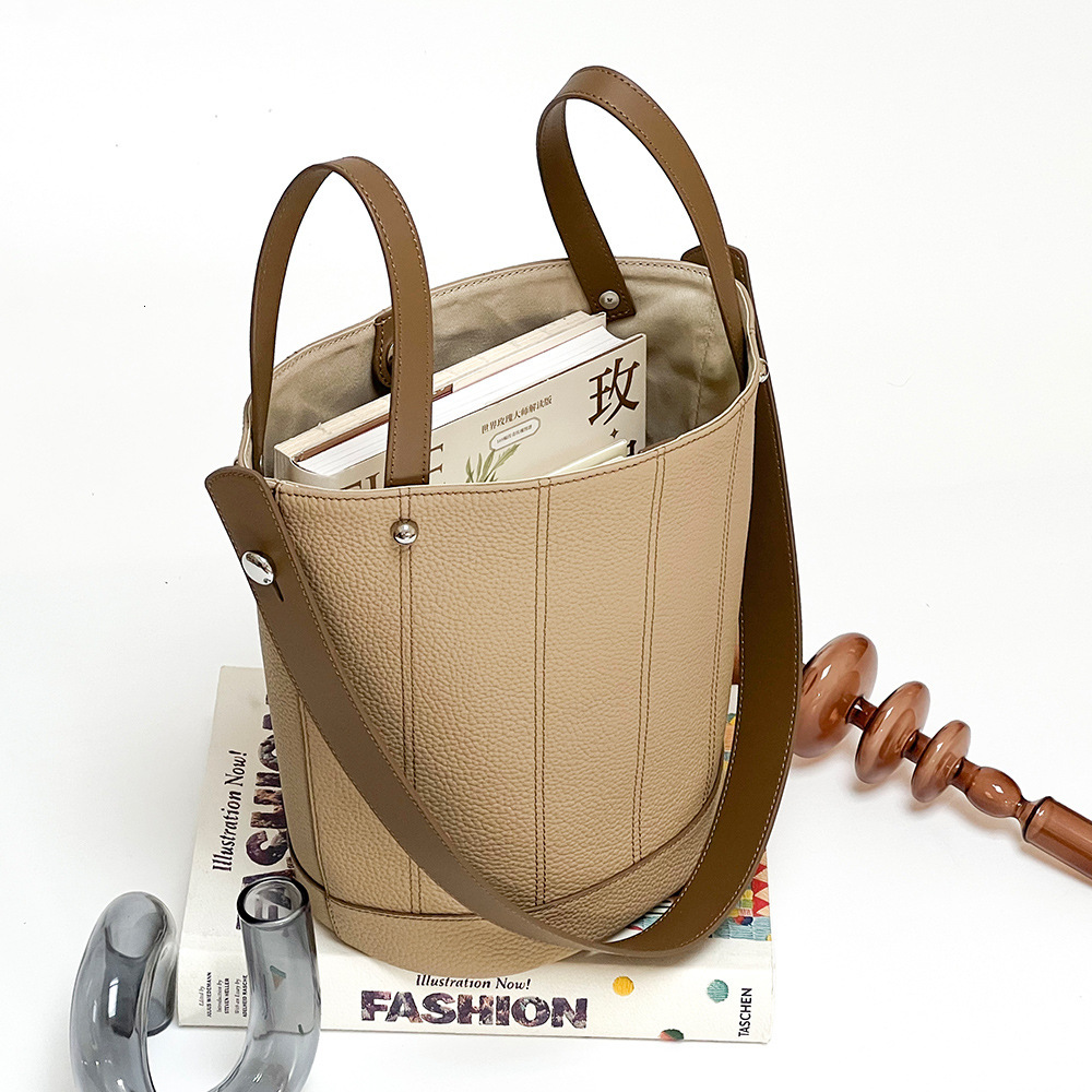 Bag Spring New Top Layer Cowhide Women's Fashionable And Minimalist Bucket Contrasting Color, Large Capacity Crossbody Bag, Leather Shoulder Bag