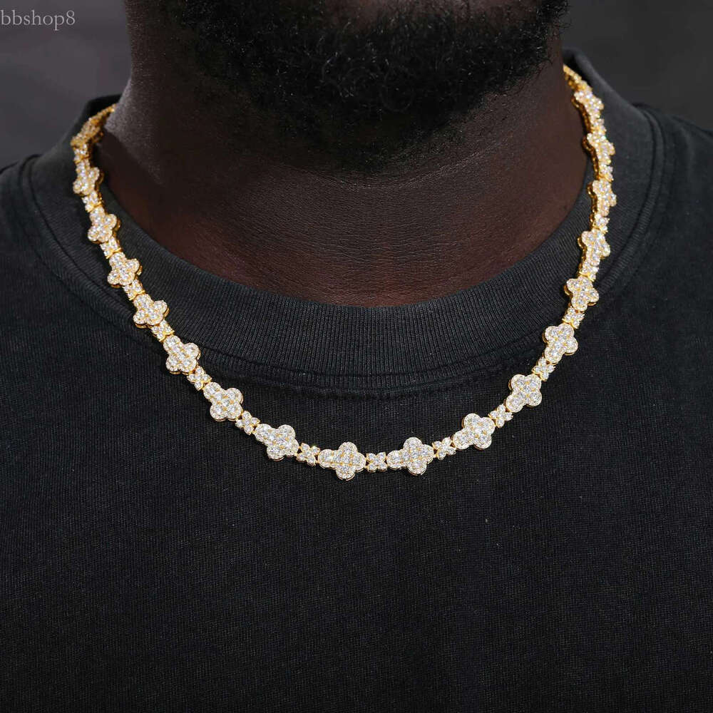 New Collection Pass Dia Tester 10mm Moissanite Cross k Chain Sterg Sier Jewelry Four Leaf Clover Necklace