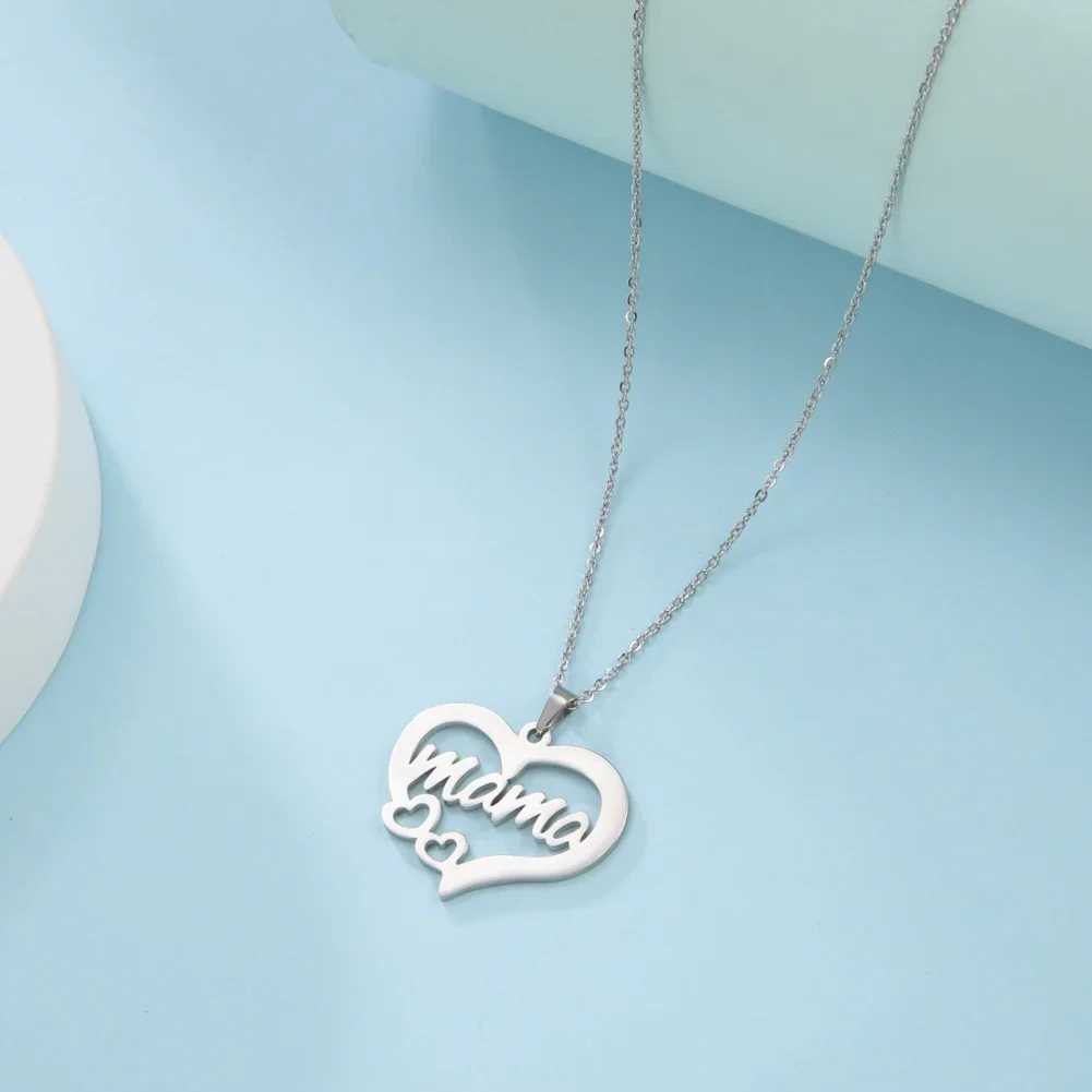 Skyrim Mothers Day Mama Letter Pendant Stainless Steel Necklace for Women Gifts love Pendant Neck Chain Exquisite Jewelry GiftXJ250121