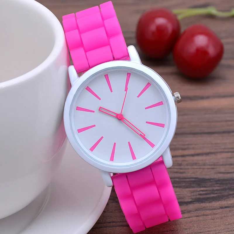 UTHAI CE76 ultra-thin silicone watch Fem student watch jelly quartz womens watch X250203