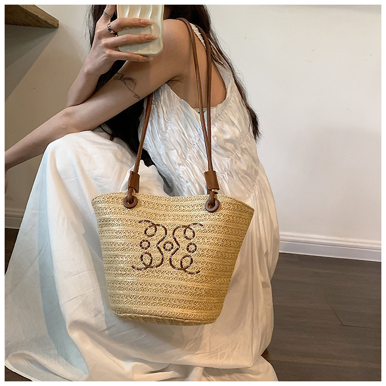 Free shipping new designer bag Shoulder Bags For womans ladies flap fashion brown square handbag crossbody Woven straw Bucket Bag