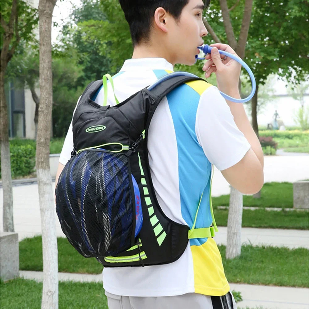Hydration Pack Insulated Backpack Hiking for Men Women Water Running Cycling Camping 250121