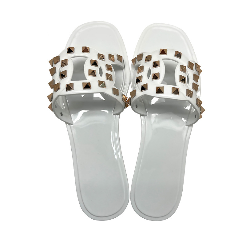 2025 S Fashion Designer Free Shipping Designer Slippers Fashionable New Outdoor Women S Scuffs Summer Beach Rivet Flat Sandals Black