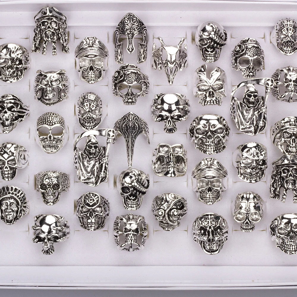 40 Pcs/Lot Gothic Punk Big Skull Rings for Women Men Skullies Biker Vintage Antique Silvery Charm Jewelry Accessories Wholesale 250117