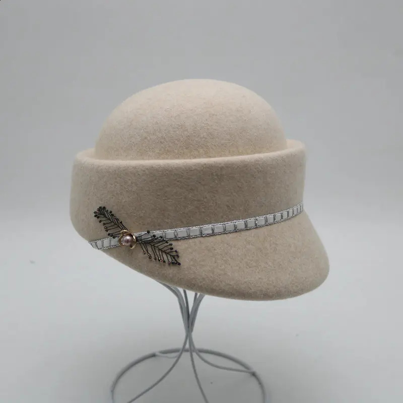Lady Autumn And Winter Felt sboy Cap Banquet Cloche Hats Woman Party Formal Fedora Top Quality 100% Wool Beret Hat 250118