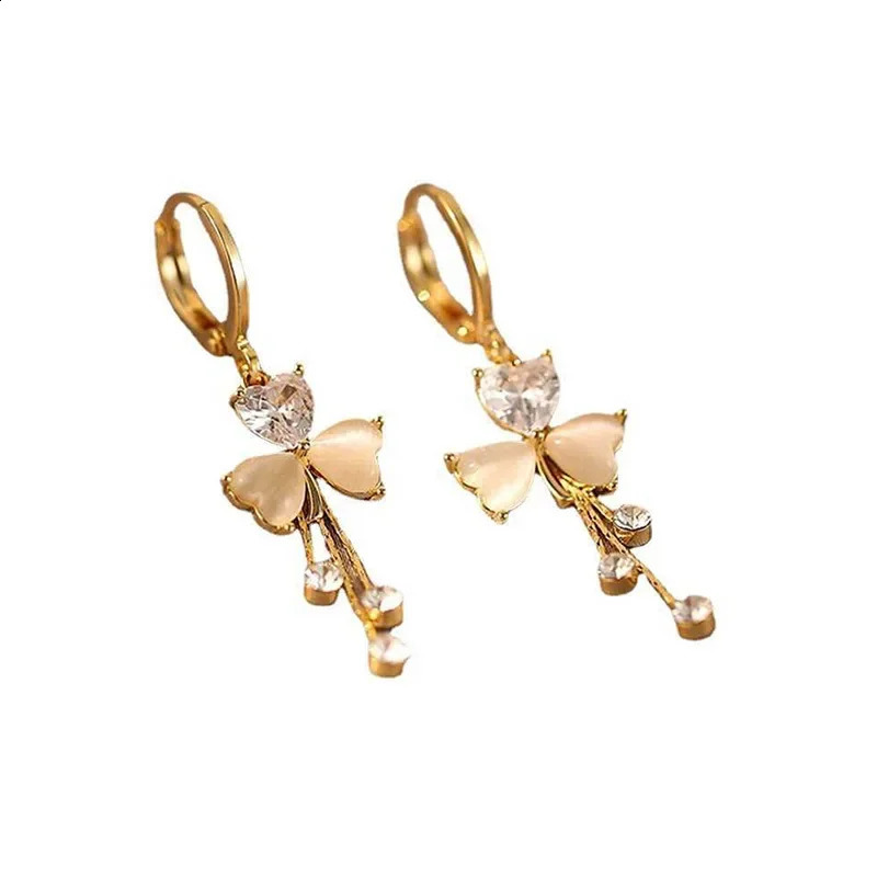 Temperature Clover crystal protein stone flower drop pendant earrings suitable for female charm gold tassel stud bridal jewelry accessories 250110