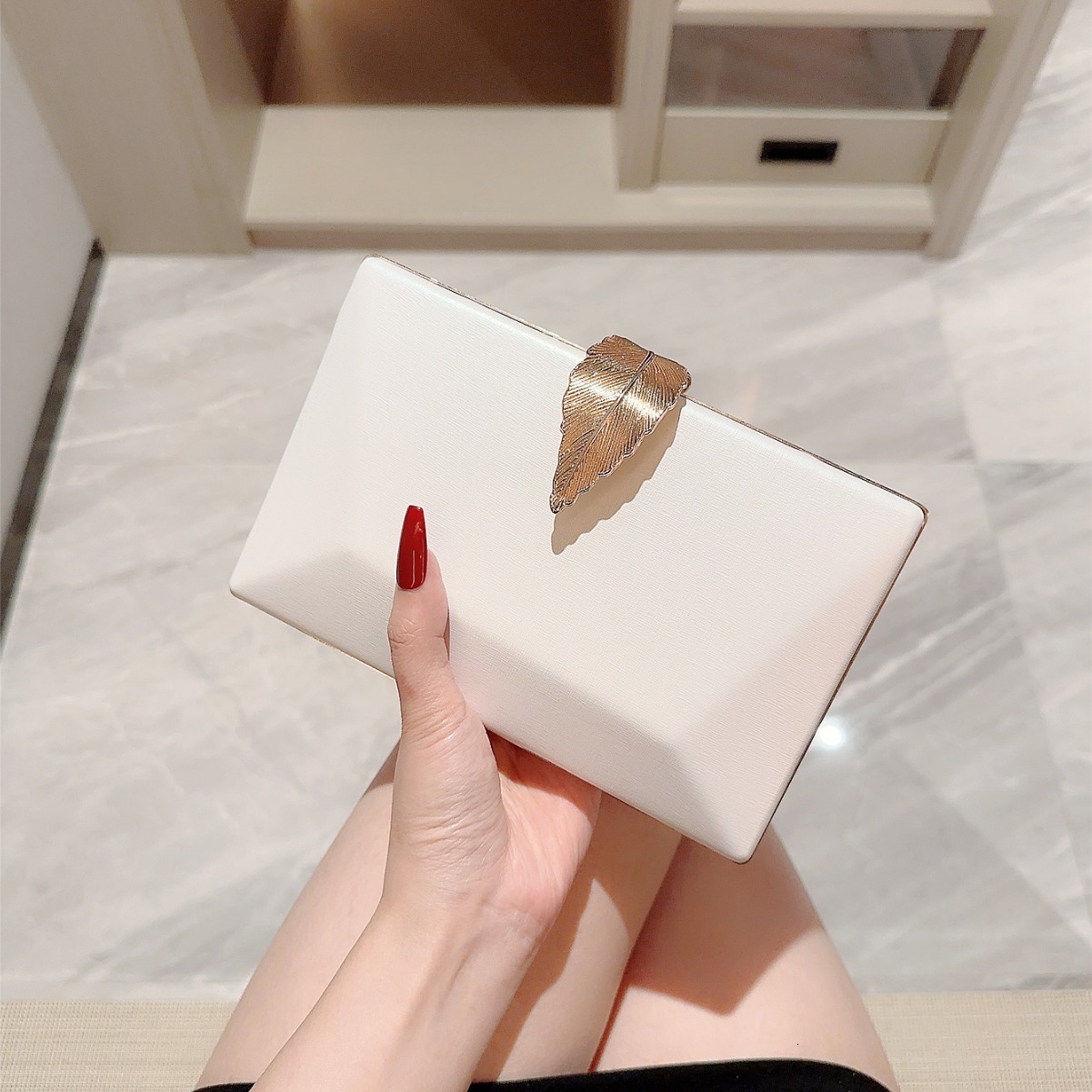 Fashionable Banquet With Metal Leaf Buckle Handle Square Box Crossbody Chain Bag, Evening Dress Bag