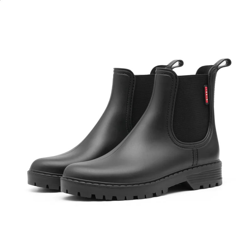Womens short tube anti slip rain shoes lightweight waterproof water shoes fashionable Chelsea rain boots PVC one-time moldin 250120