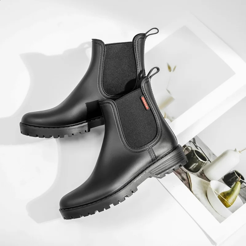 Womens short tube anti slip rain shoes lightweight waterproof water shoes fashionable Chelsea rain boots PVC one-time moldin 250120