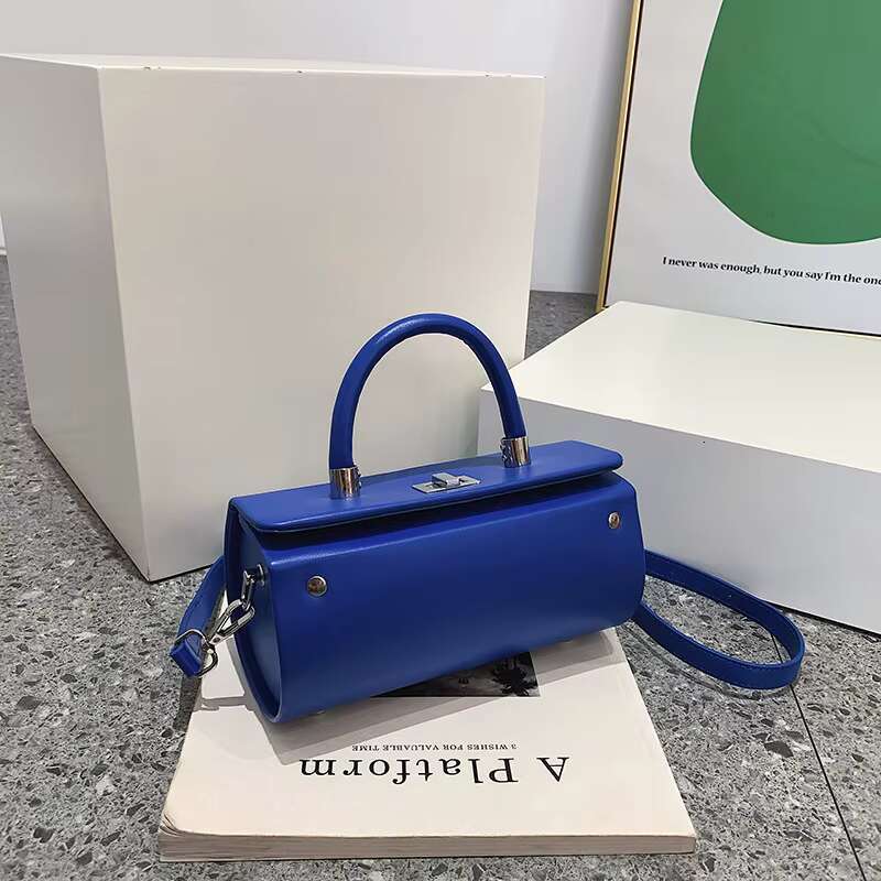 Special-Interest Design Women's New Portable Shoulder Messenger Fashion Advanced Texture Western Style Pillow Bag