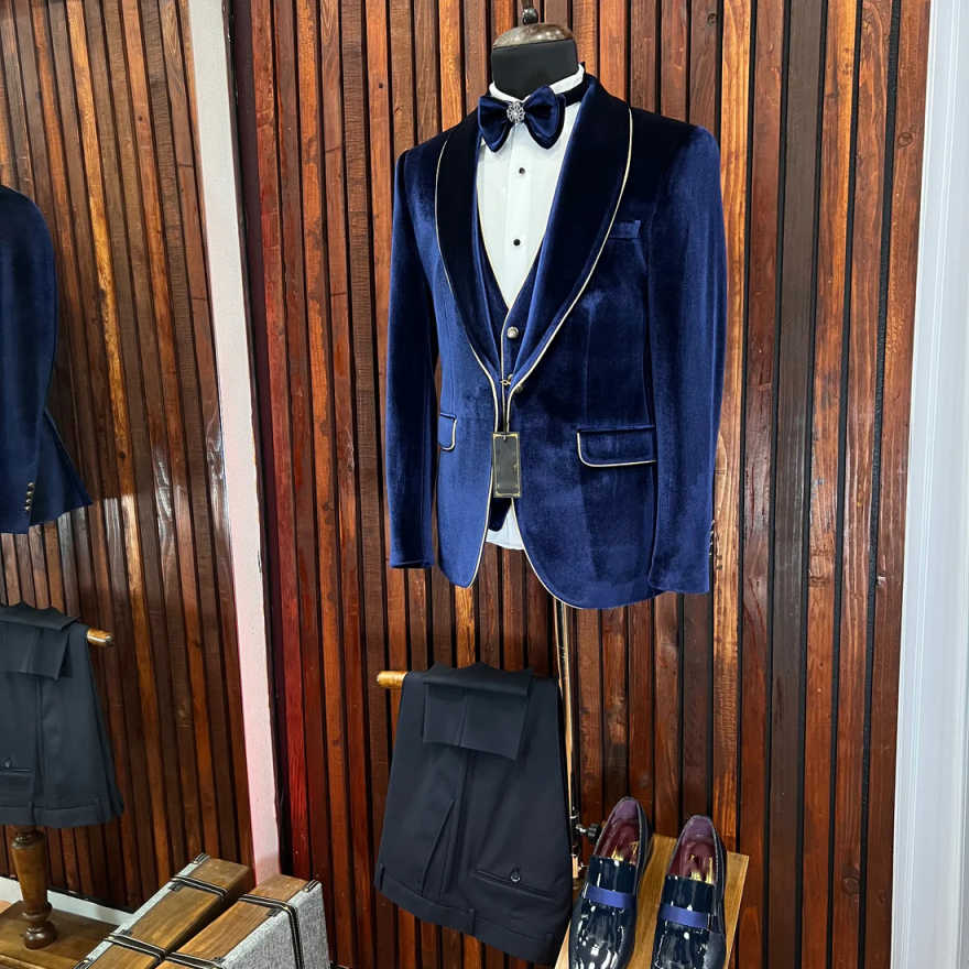 Noble Wedding Tuxedos Velvet One Button Men Suit Shawl Lapel 3 Piece Set Jacket Vest Pants Groom Blazers Customized