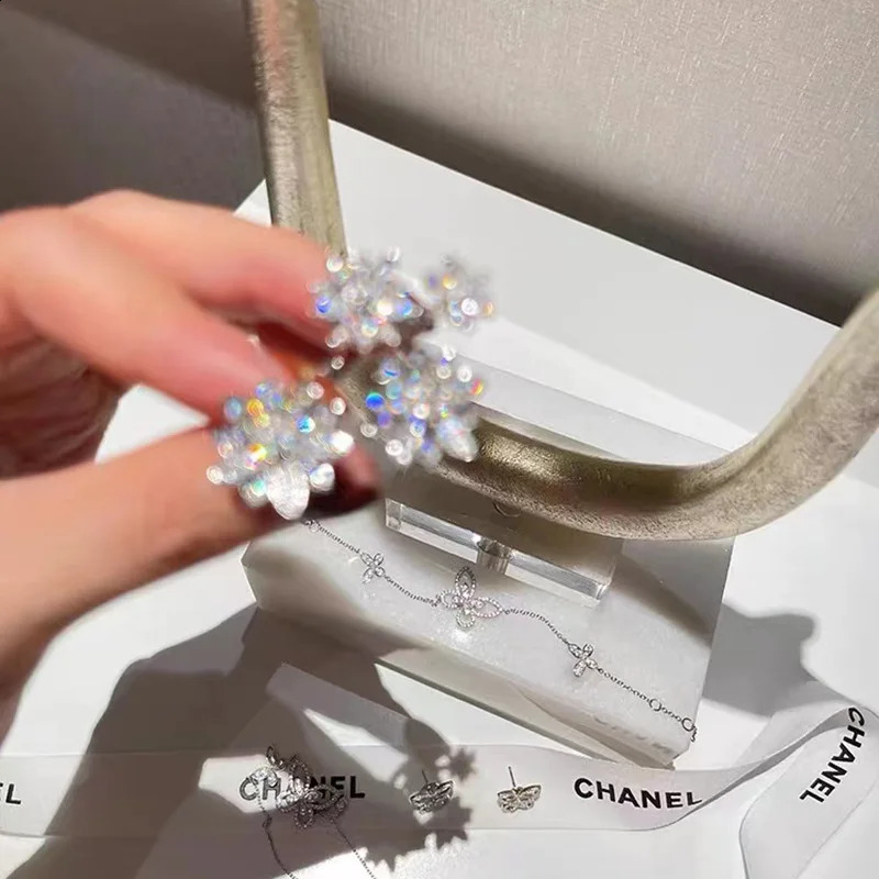 Splendid Statement Clear White CZ Flowers Cluster Open Rings for Dressy Up Jewelry 250121