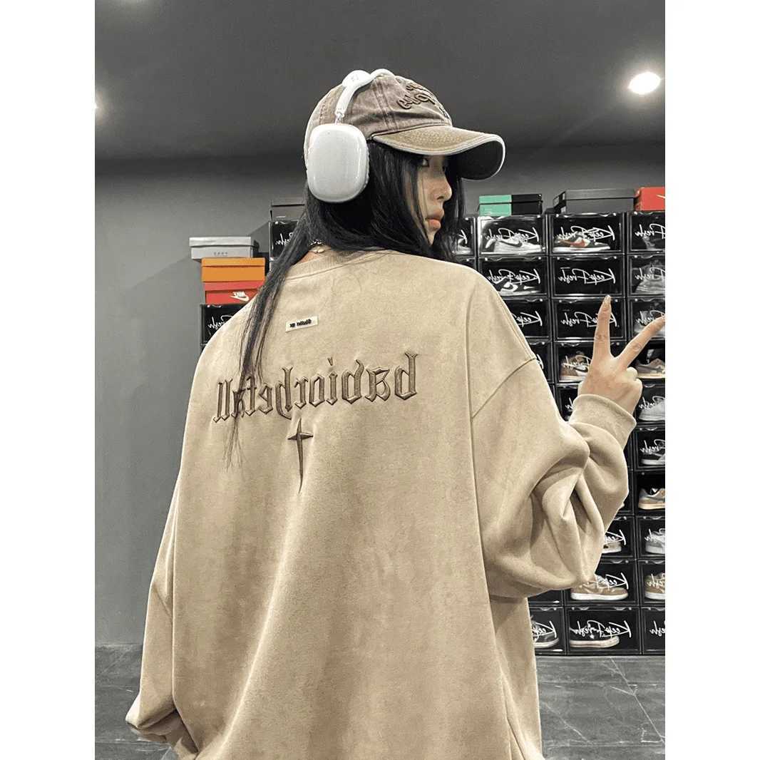 2024 Y2K New Suede Embroidered Round Neck Sweater for Mens Clown in Spring and Autumn Attracting Gothic American Fashion Couple Coat W250117
