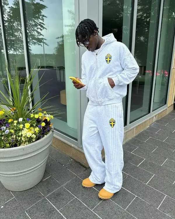 Letter embroidered Swiss sweatshirt hoodie Y2K hip-hop street 2024 new American fashion splicing retro loose zipper sports suit W250117