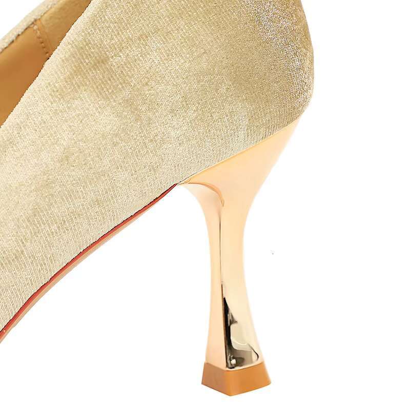 Fashion Women 7cm High Bury Veet Pumps Scarpins Wedding Bridal Stiletto Heels Lady Pointed Toe Evening Party Shoes