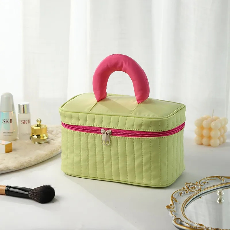 Fashionable and Practical Grid Cosmetic Organizer Bag for Traveling 250120