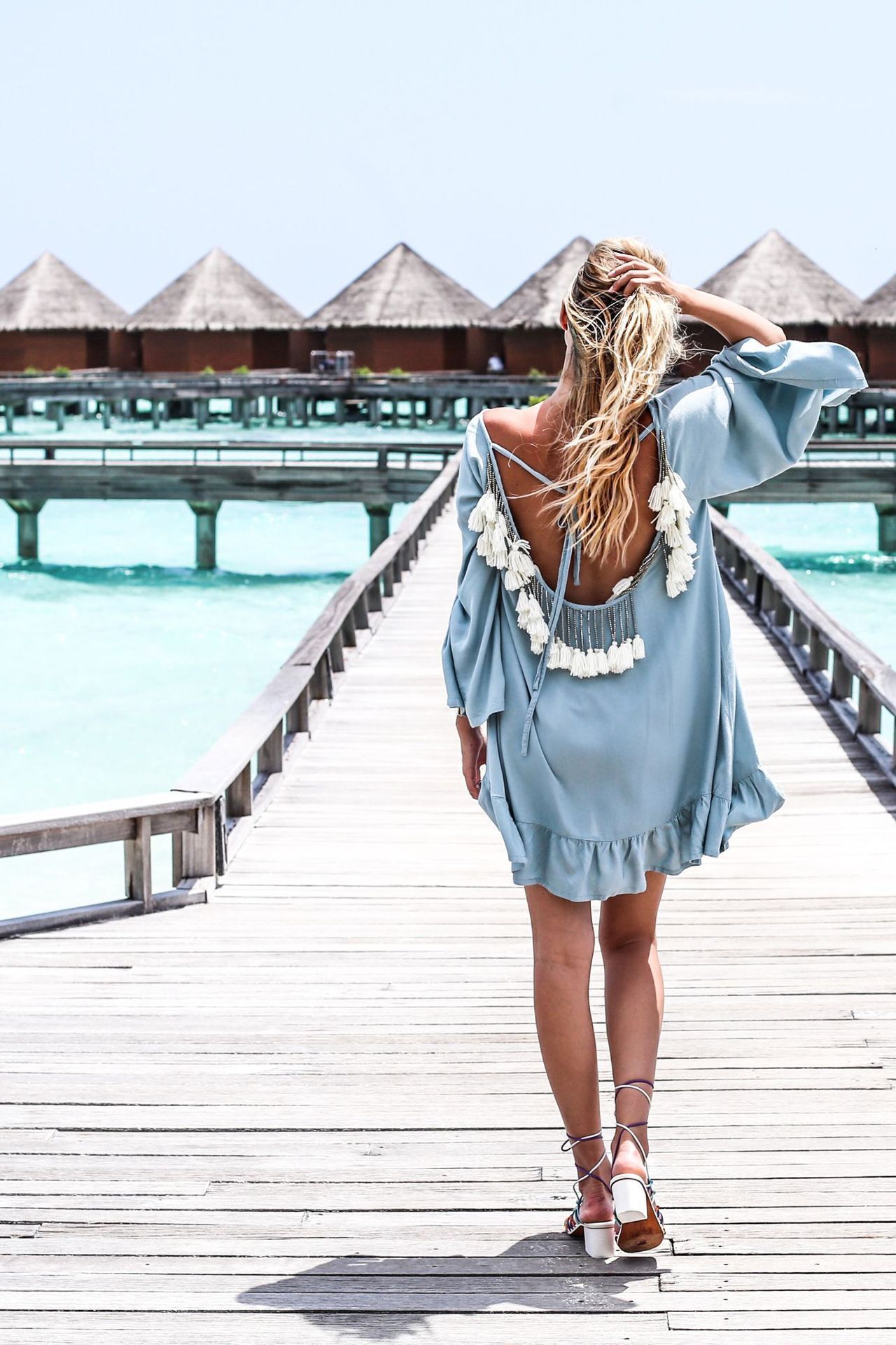 2025 New Designer Sexy Long Sleeved Backless Beach Dress Loose Fit Dress