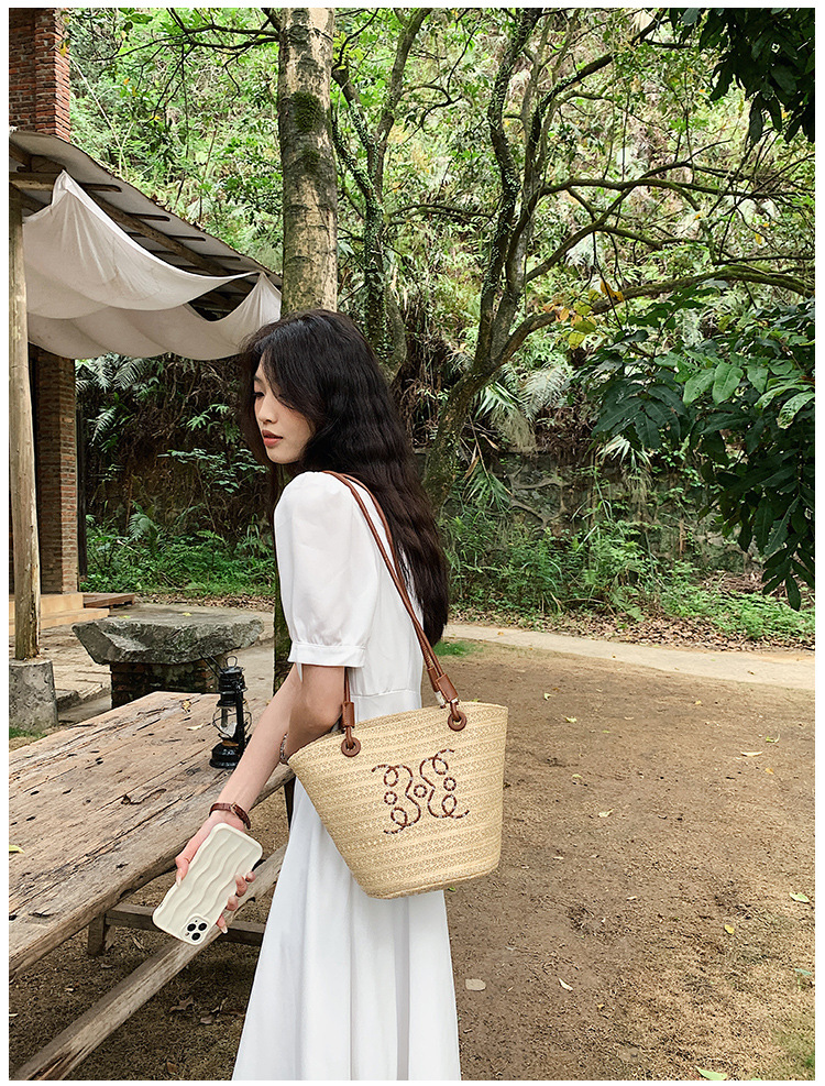 Free shipping new designer bag Shoulder Bags For womans ladies flap fashion brown square handbag crossbody Woven straw Bucket Bag