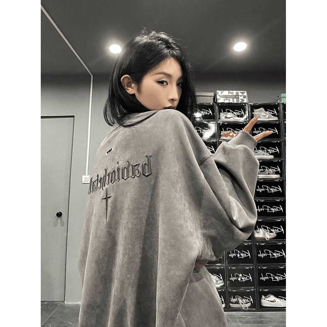 2024 Y2K New Suede Embroidered Round Neck Sweater for Mens Clown in Spring and Autumn Attracting Gothic American Fashion Couple Coat W250117