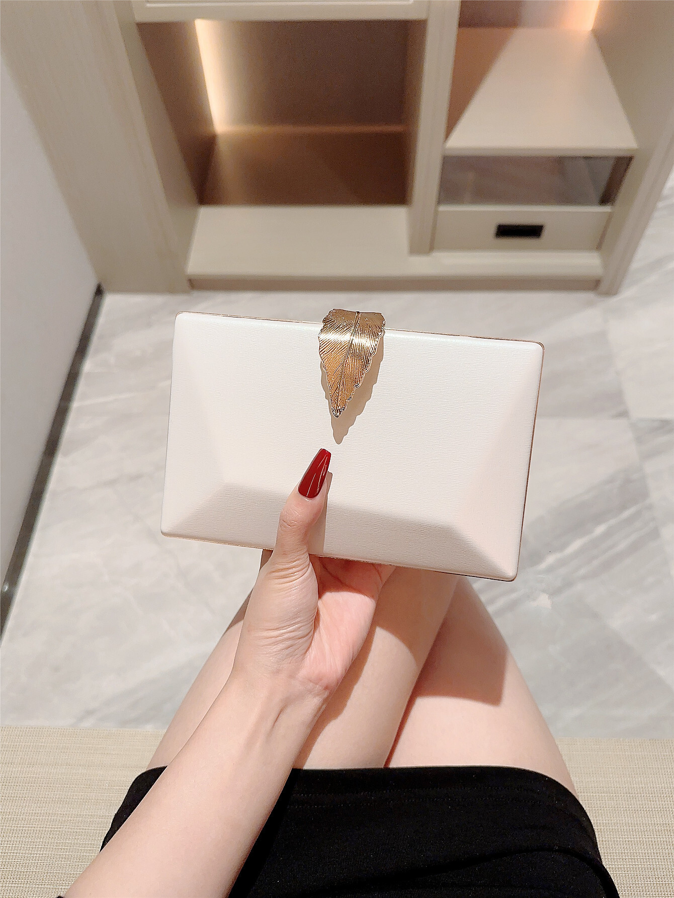Fashionable Banquet With Metal Leaf Buckle Handle Square Box Crossbody Chain Bag, Evening Dress Bag